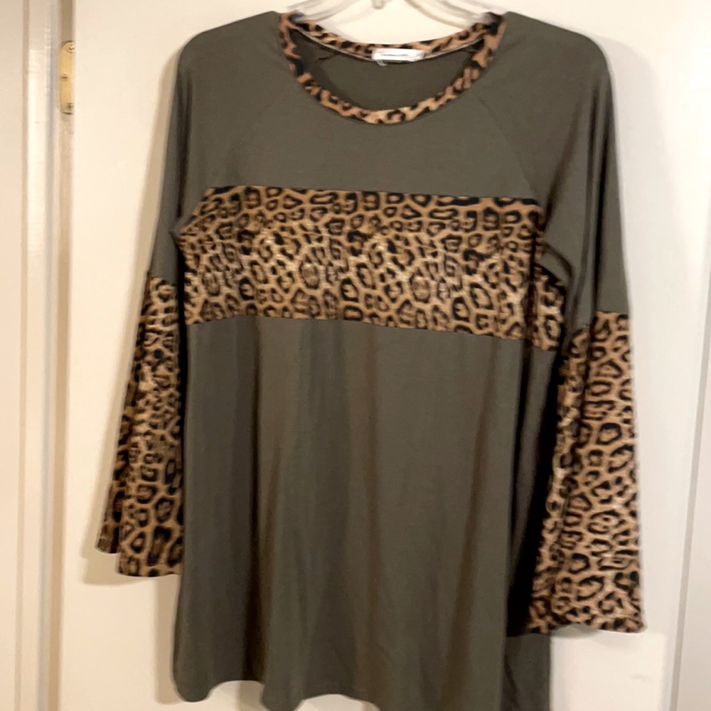 Women’s boutique top